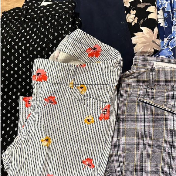 19 Pairs of Old Navy Pixie Pants, and some of gaps version of the same pants - Picture 2 of 8
